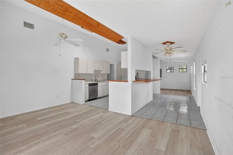 Купить виллу или дом в Сент-Питерсберг, Флорида 5 комнат, 133.78м2, № 2099670 - фото 8