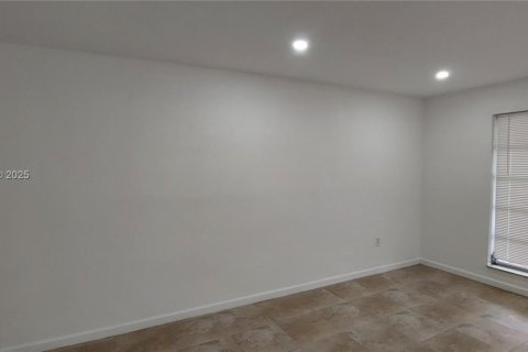 Casa en alquiler en Sunrise, Florida, 4 dormitorios, 168.8 m2 № 1852306 - foto 12