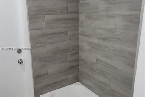 Casa en alquiler en Sunrise, Florida, 4 dormitorios, 168.8 m2 № 1852306 - foto 21