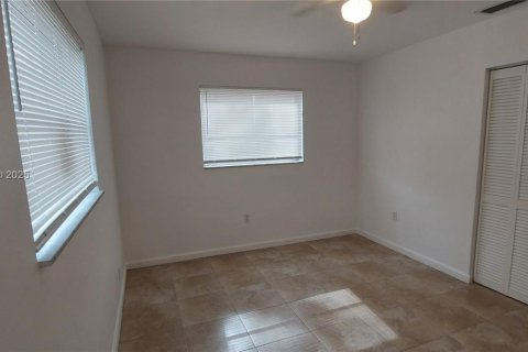 Casa en alquiler en Sunrise, Florida, 4 dormitorios, 168.8 m2 № 1852306 - foto 8