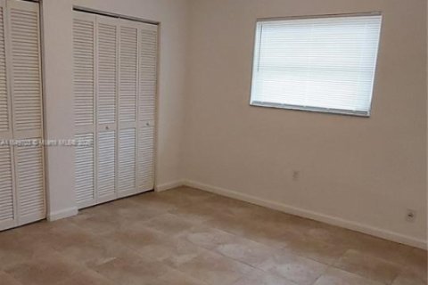 Casa en alquiler en Sunrise, Florida, 4 dormitorios, 168.8 m2 № 1852306 - foto 6