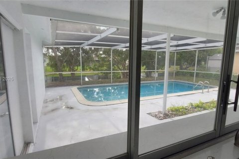 Casa en alquiler en Sunrise, Florida, 4 dormitorios, 168.8 m2 № 1852306 - foto 18
