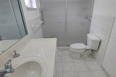 Casa en alquiler en Sunrise, Florida, 4 dormitorios, 168.8 m2 № 1852306 - foto 13