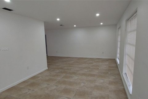 Casa en alquiler en Sunrise, Florida, 4 dormitorios, 168.8 m2 № 1852306 - foto 19