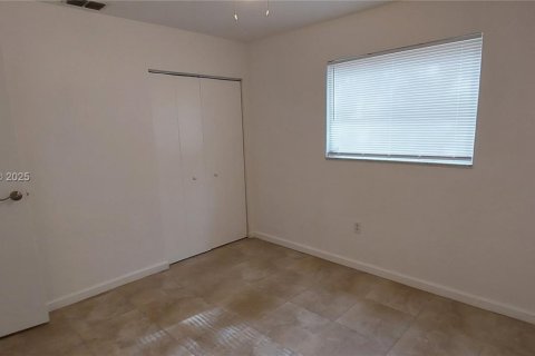 Casa en alquiler en Sunrise, Florida, 4 dormitorios, 168.8 m2 № 1852306 - foto 7