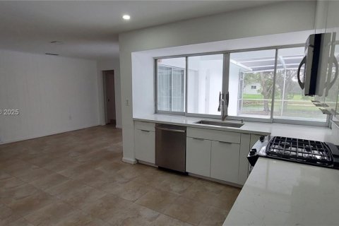 Casa en alquiler en Sunrise, Florida, 4 dormitorios, 168.8 m2 № 1852306 - foto 15