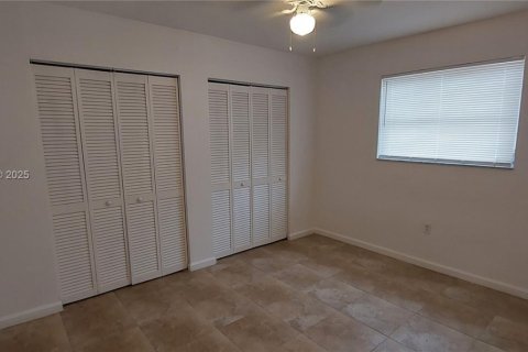 Casa en alquiler en Sunrise, Florida, 4 dormitorios, 168.8 m2 № 1852306 - foto 9