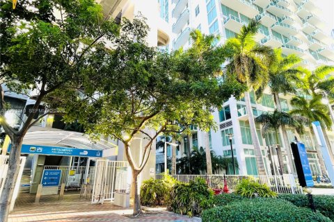 Copropriété à louer à Miami, Floride: 1 chambre, 91.14 m2 № 2062850 - photo 2