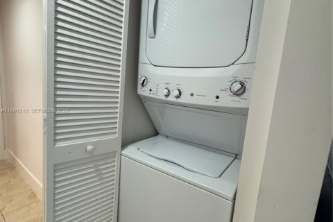 Copropriété à louer à Miami, Floride: 1 chambre, 91.14 m2 № 2062850 - photo 19