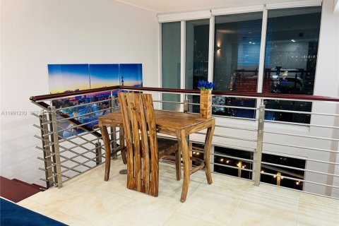 Copropriété à louer à Miami, Floride: 1 chambre, 91.14 m2 № 2062850 - photo 12