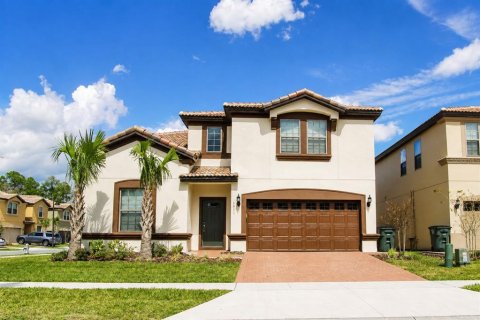 Casa en Kissimmee, Florida 8 dormitorios, 375.42 m2 № 2348077