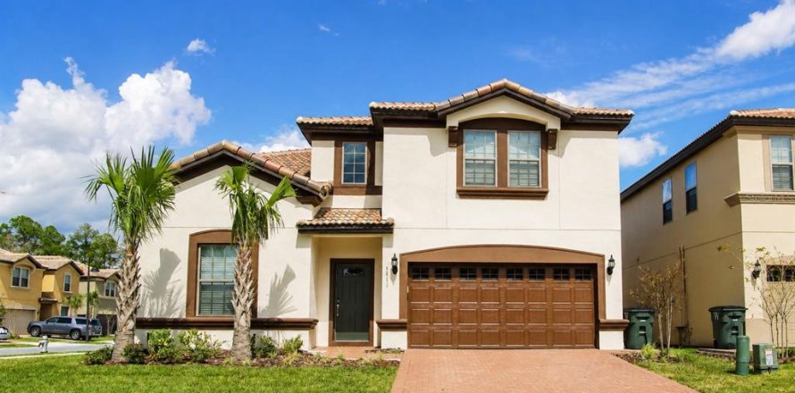 Casa en Kissimmee, Florida 8 dormitorios, 375.42 m2 № 2348077