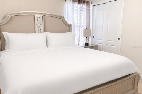 Casa en alquiler en Kissimmee, Florida, 8 dormitorios, 375.42 m2 № 2348077 - foto 12
