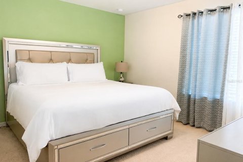 Casa en alquiler en Kissimmee, Florida, 8 dormitorios, 375.42 m2 № 2348077 - foto 13