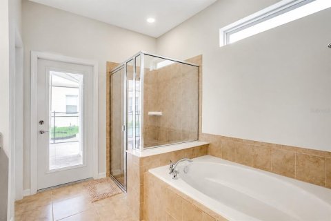 Casa en alquiler en Kissimmee, Florida, 8 dormitorios, 375.42 m2 № 2348077 - foto 16
