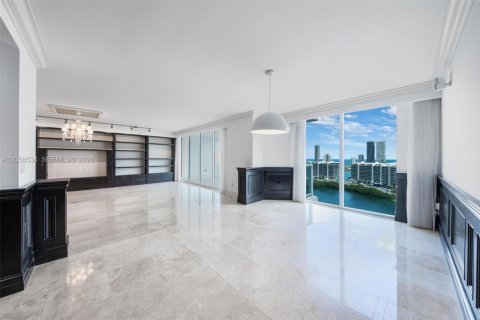 Copropriété à louer à Aventura, Floride: 3 chambres, 303.23 m2 № 2168153 - photo 14