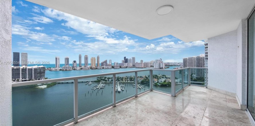 Condo à Aventura, Floride, 3 chambres № 2168153