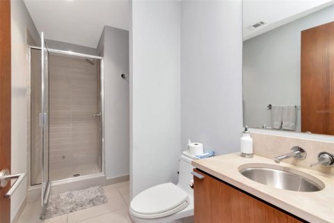 Condo in Tampa, Florida, 2 bedrooms  № 1822680 - photo 22