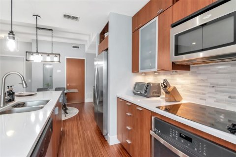 Condo in Tampa, Florida, 2 bedrooms  № 1822680 - photo 6