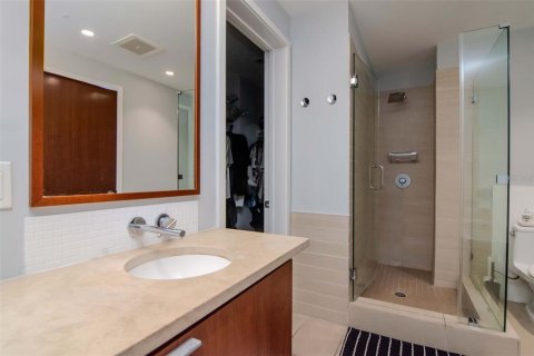Condo in Tampa, Florida, 2 bedrooms  № 1822680 - photo 18