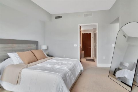 Condo in Tampa, Florida, 2 bedrooms  № 1822680 - photo 15