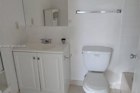 Снять в аренду таунхаус в Хомстед, Флорида 3 спальни, 89.19м2, № 2003889 - фото 5