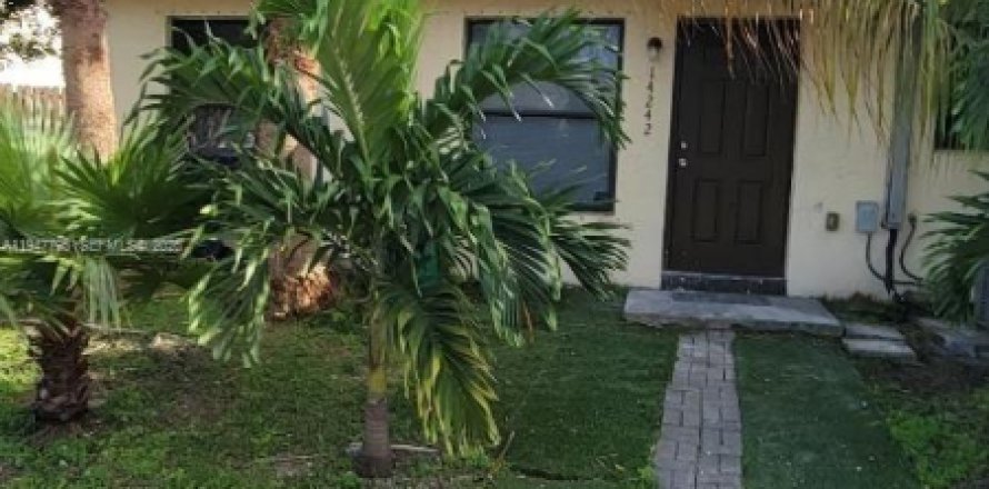 Таунхаус в Хомстед, Флорида 3 спальни, 89.19м2 № 2003889