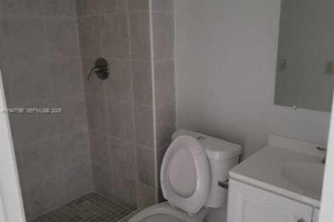 Снять в аренду таунхаус в Хомстед, Флорида 3 спальни, 89.19м2, № 2003889 - фото 6