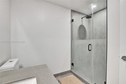 Condo in Miami, Florida  № 2056843 - photo 16