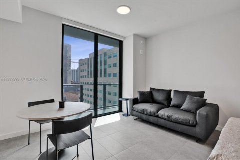 Condo in Miami, Florida  № 2056843 - photo 13