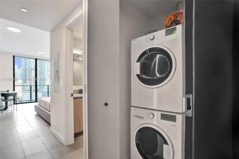 Condo in Miami, Florida  № 2056843 - photo 17