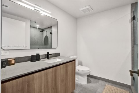 Condo in Miami, Florida  № 2056843 - photo 14