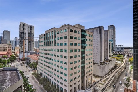 Condo in Miami, Florida  № 2056843 - photo 20