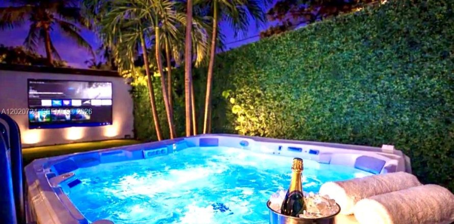 Villa ou maison à Miami, Floride 3 chambres, 102.84 m2 № 2256842