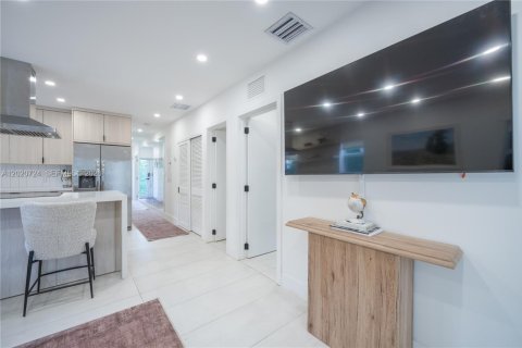 Villa ou maison à louer à Miami, Floride: 3 chambres, 102.84 m2 № 2256842 - photo 6