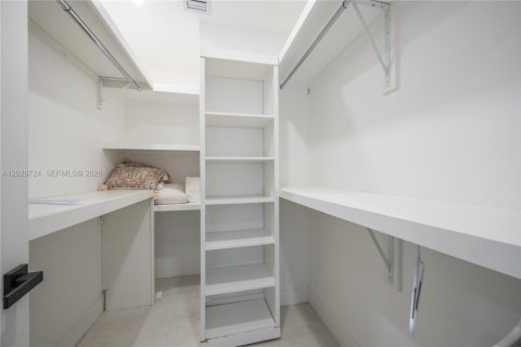 Villa ou maison à louer à Miami, Floride: 3 chambres, 102.84 m2 № 2256842 - photo 15