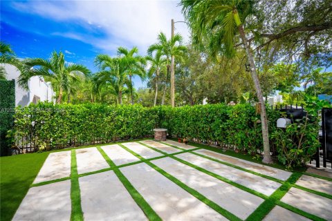 Villa ou maison à louer à Miami, Floride: 3 chambres, 102.84 m2 № 2256842 - photo 30