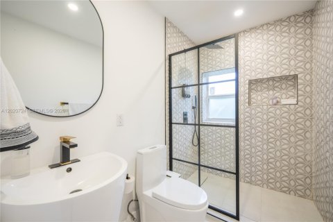 Villa ou maison à louer à Miami, Floride: 3 chambres, 102.84 m2 № 2256842 - photo 19