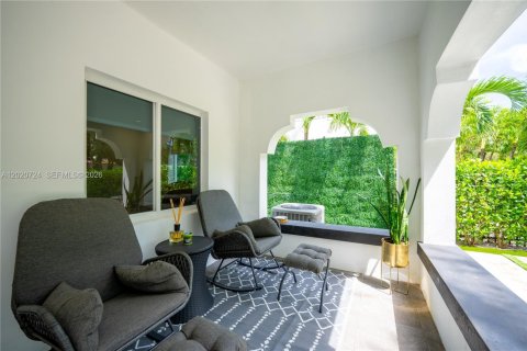 Villa ou maison à louer à Miami, Floride: 3 chambres, 102.84 m2 № 2256842 - photo 27