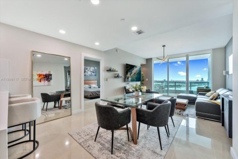 Снять в аренду кондоминиум в Майами, Флорида 3 спальни, 146.69м2, № 2060861 - фото 3