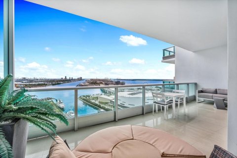 Снять в аренду кондоминиум в Майами, Флорида 3 спальни, 146.69м2, № 2060861 - фото 6