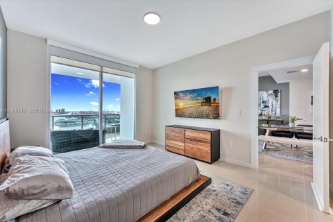 Снять в аренду кондоминиум в Майами, Флорида 3 спальни, 146.69м2, № 2060861 - фото 13