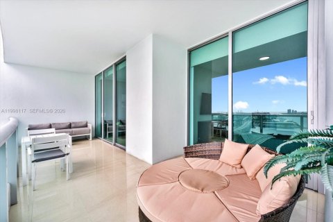 Снять в аренду кондоминиум в Майами, Флорида 3 спальни, 146.69м2, № 2060861 - фото 5