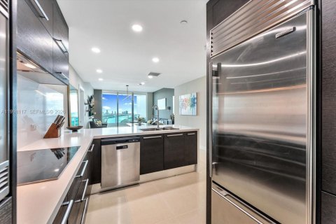 Снять в аренду кондоминиум в Майами, Флорида 3 спальни, 146.69м2, № 2060861 - фото 9