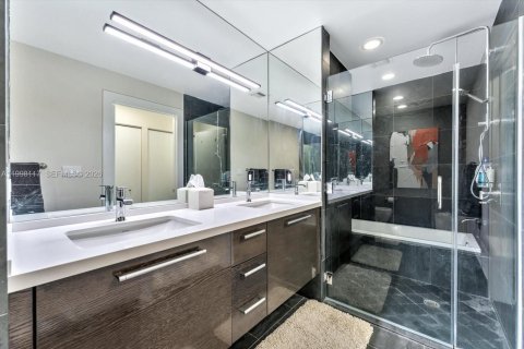 Снять в аренду кондоминиум в Майами, Флорида 3 спальни, 146.69м2, № 2060861 - фото 17