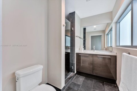 Снять в аренду кондоминиум в Майами, Флорида 3 спальни, 146.69м2, № 2060861 - фото 25