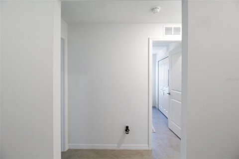 Villa ou maison à louer à Port Charlotte, Floride: 4 chambres, 182.83 m2 № 1124655 - photo 4