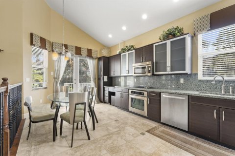 House in Port St. Lucie, Florida 3 bedrooms, 216.46 sq.m. № 2083569 - photo 12
