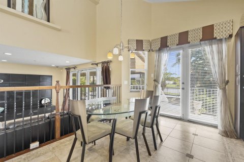 House in Port St. Lucie, Florida 3 bedrooms, 216.46 sq.m. № 2083569 - photo 11