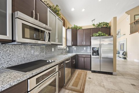 House in Port St. Lucie, Florida 3 bedrooms, 216.46 sq.m. № 2083569 - photo 14
